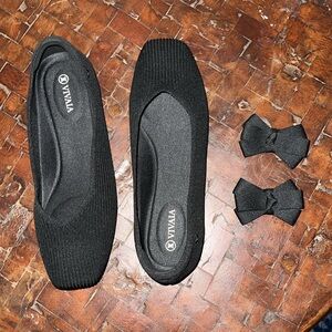 Vivaia black flats - like new condition!